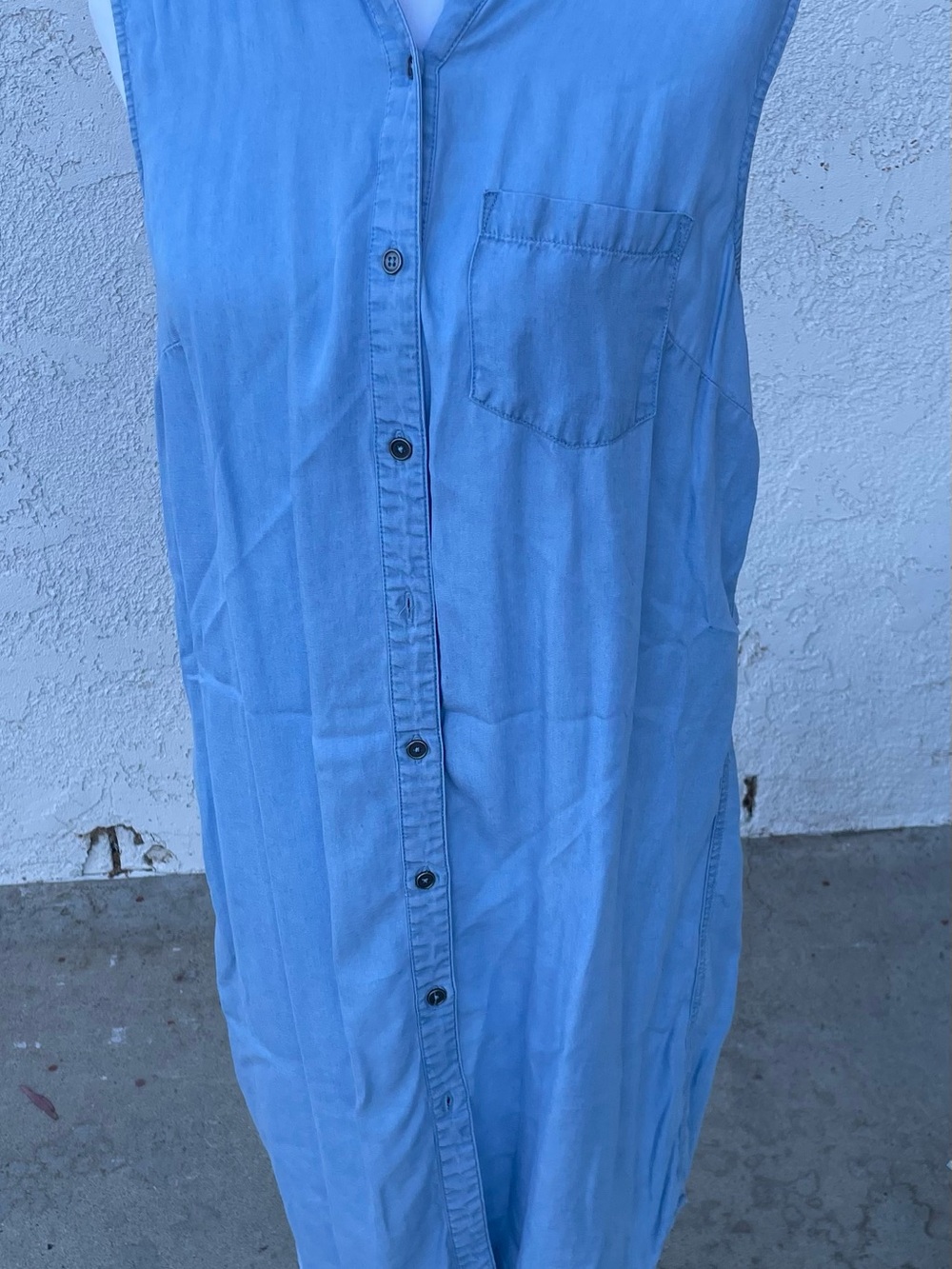 Light Blue Sleeveless Button-Front Dress